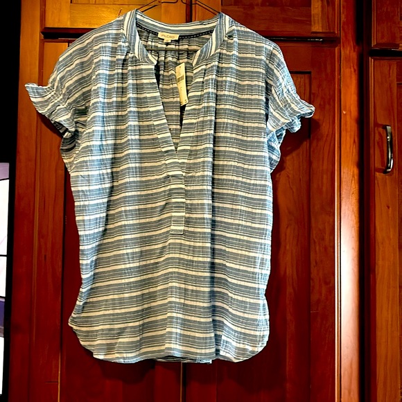 Anthropologie women’s large adorable blouse blue and white. - Picture 1 of 6